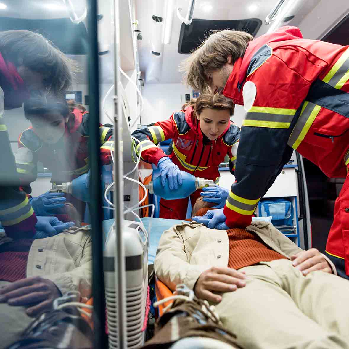 Paramedic Medicine ambulance2
