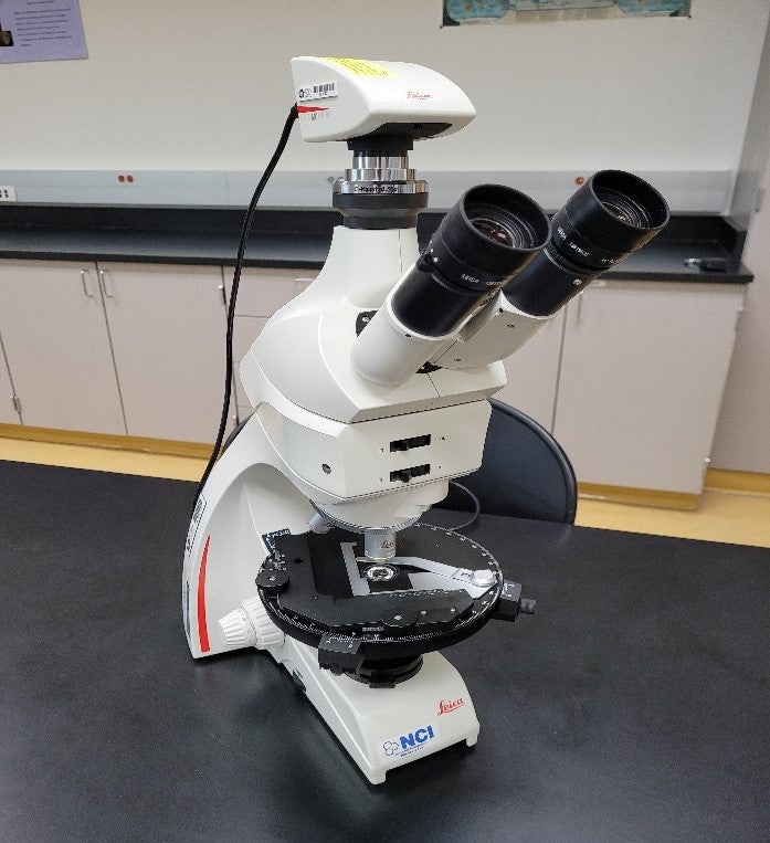 Leica DM750P Polarizing Microscope